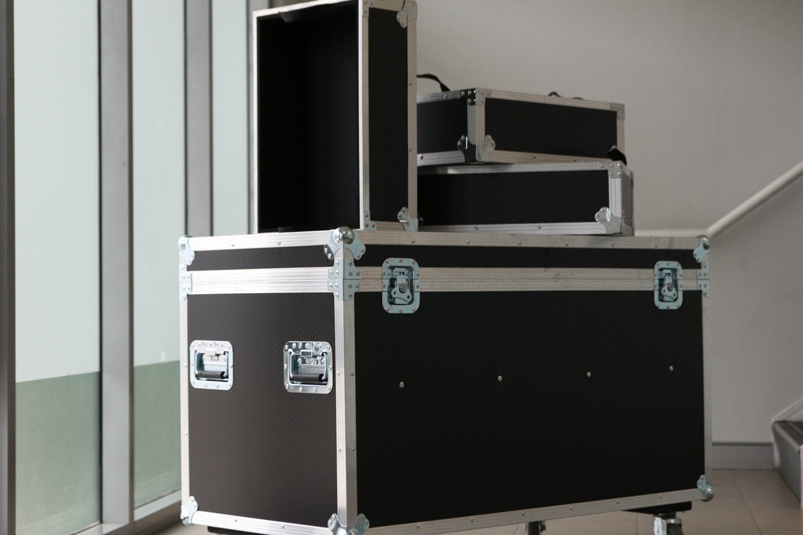 5-Compartment Road Case For Cable Storage 1 Cable Packer Lift Out Trays6
