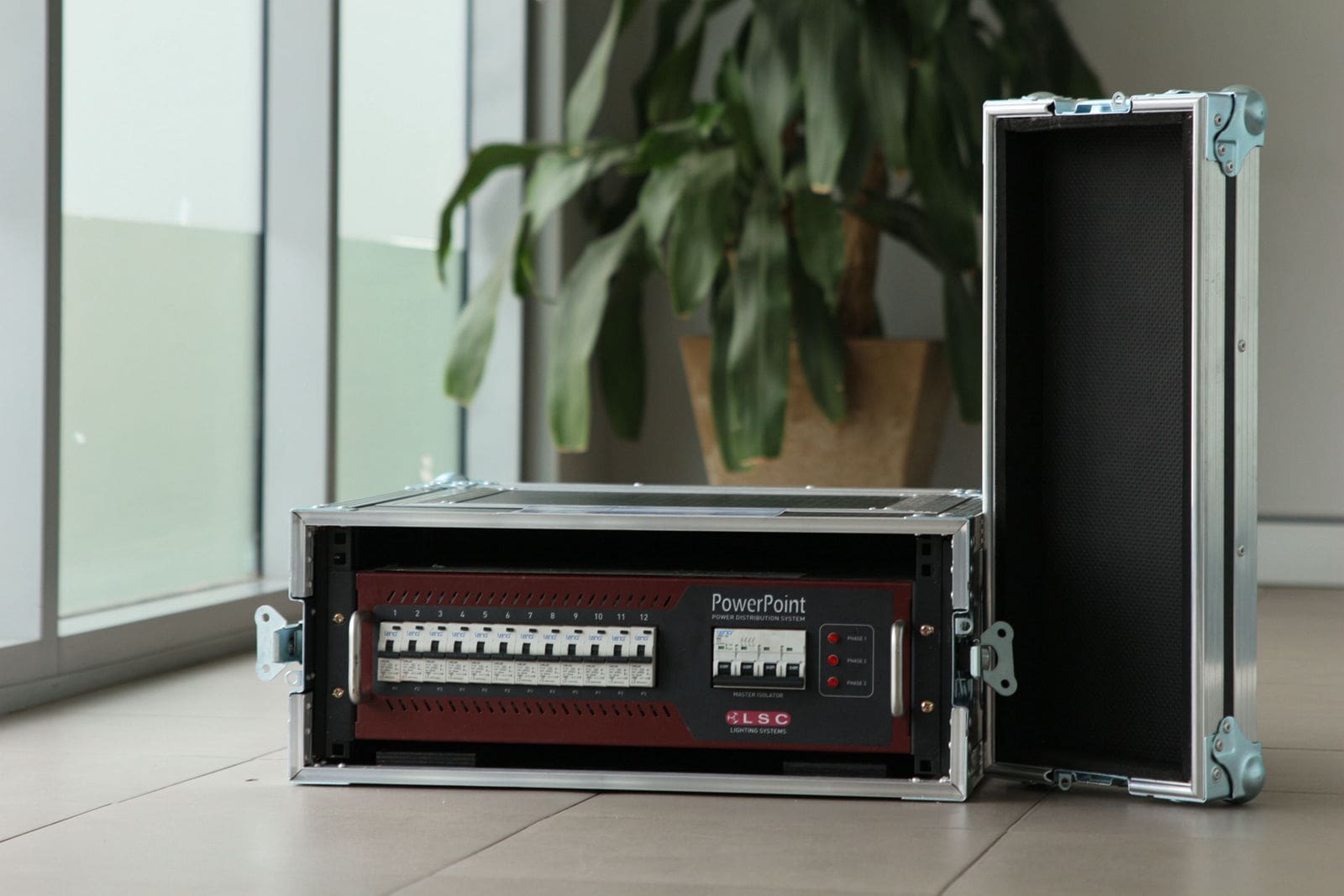 4U Road Case For Power Distributor With Front And Rear Access