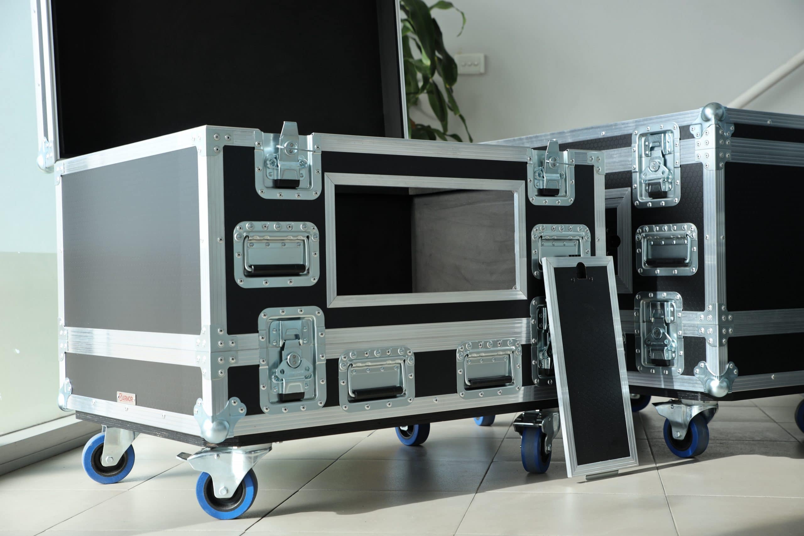 Cases With Front Removable Slam Lid