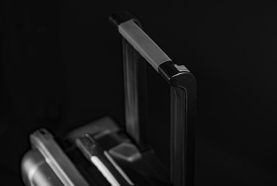 Nanuk Case Pull Out Handle