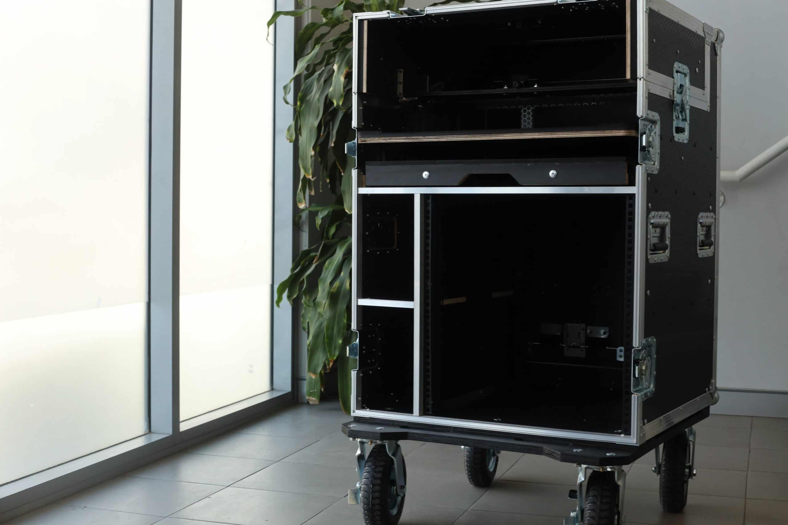 Workstation Case For Onyx Nx-Wing With Off Road Castors 4 Workstation Case For Onyx Nx-Wing With Off Road Castors